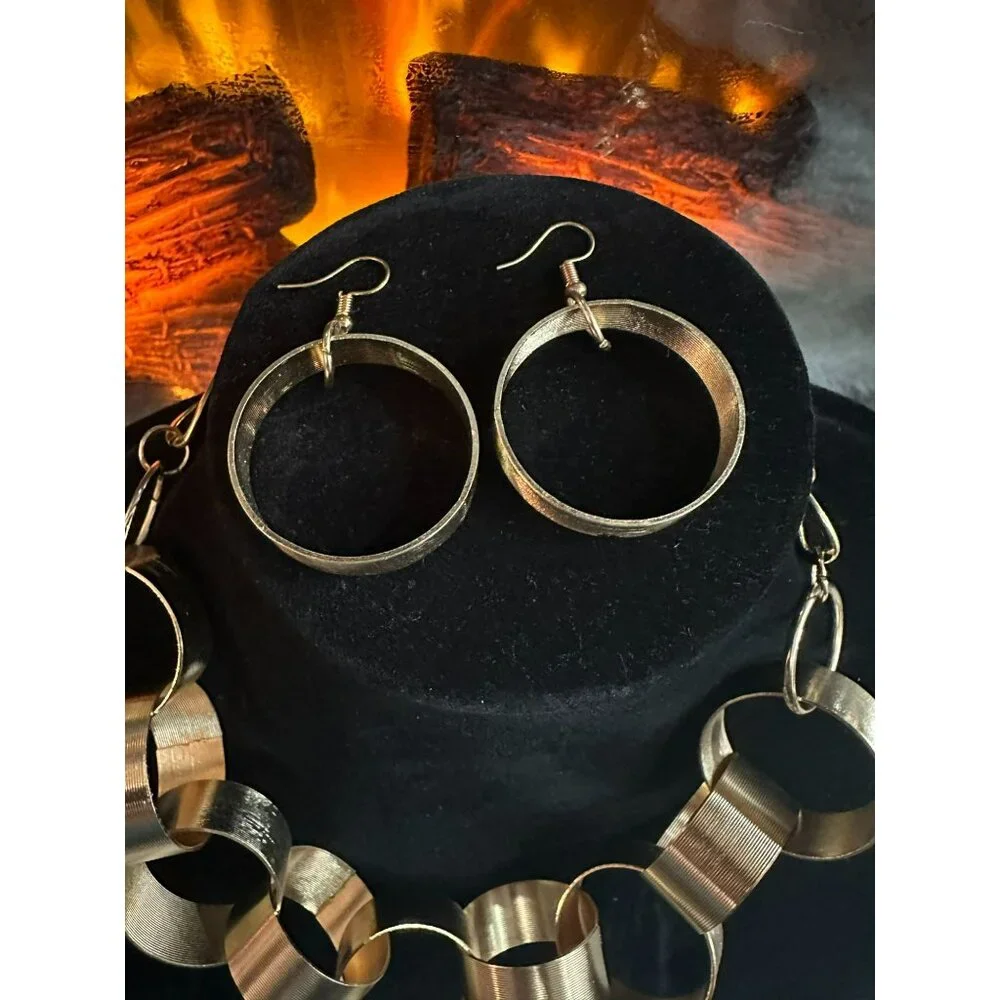 Gold-Tone Interlocking Hoop Necklace & Earring Set‎